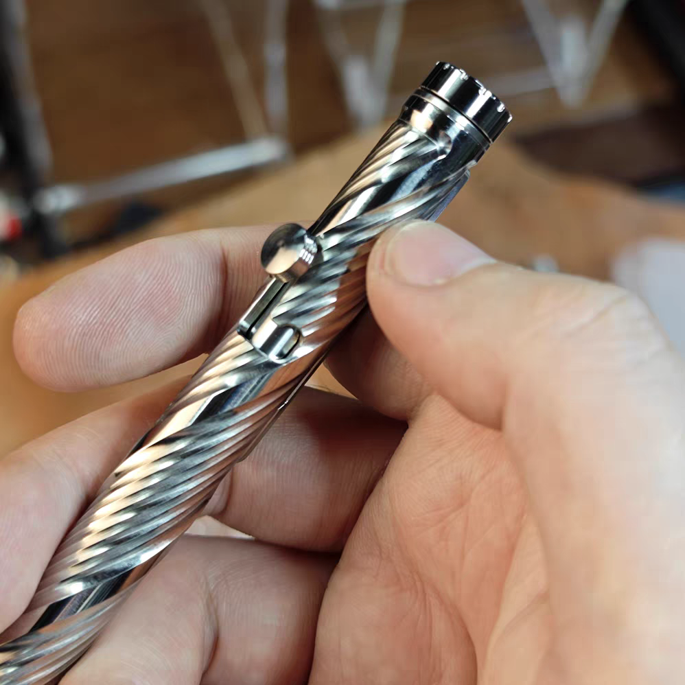 EDC Titanium Pen with Ball Bea - Edc Gear Every Day Carry recension och pris